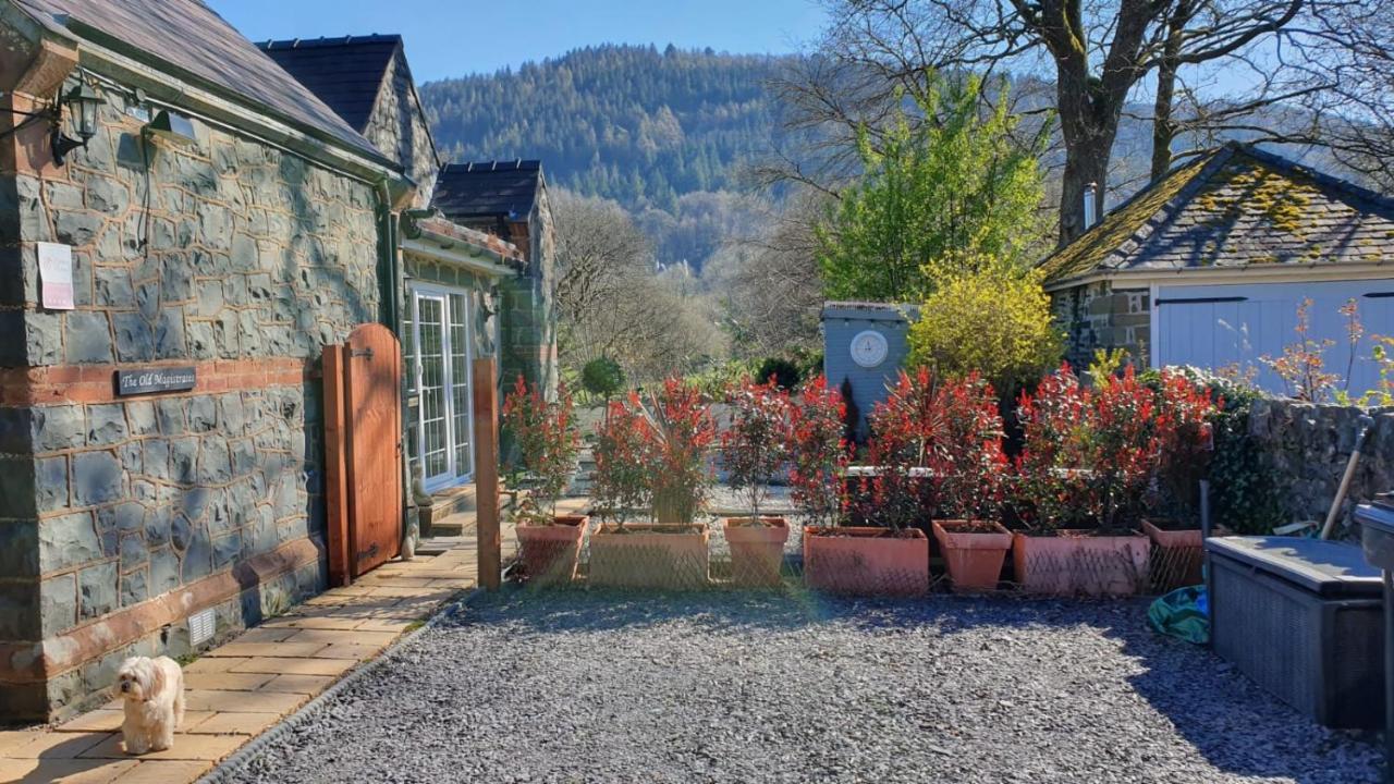 Chambers Apartment @ The Old Magistrates Betws-y-Coed Exterior photo